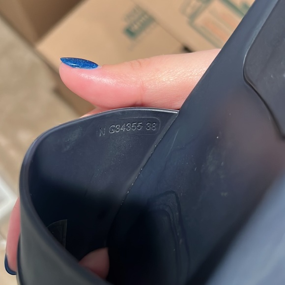 Chanel navy gold pool sandals - Picture 7 of 8